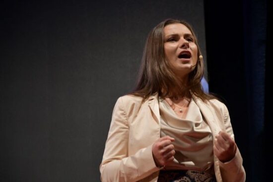 Despre feminismul autentic, cu Denisa Florea la TEDxCornișaWomen