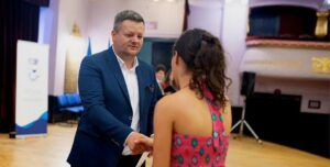 Premii în bani pentru cei mai buni elevi târgumureșeni