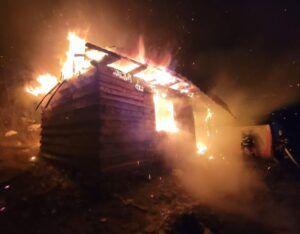 Incendiu la o casă din Ivănești