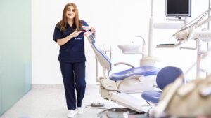 ”Alumni” UMFST: Milena Ciobanica-Mkrtchyan, medic stomatolog în Marea Britanie
