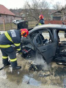 FOTO: Mașină făcută scrum în Târnăveni