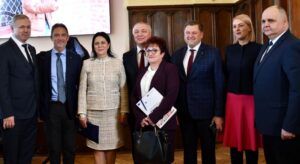 FOTOREPORTAJ: Contracte de finanțare semnate pentru Institutul Inimii Târgu Mureș și alte trei spitale
