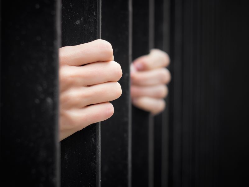Târnăveni: Cinci bărbați reținuți pentru furt