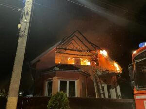 Incendiu nocturn, de 5 ore, în Mărculeni (Bereni)