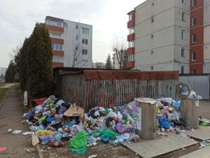 Blocaj total în colectarea deșeurilor menajere la Târgu Mureș