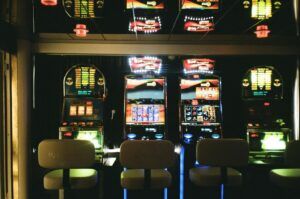 Informații pe înțelesul tuturor – Cum funcționează cazinourile online?