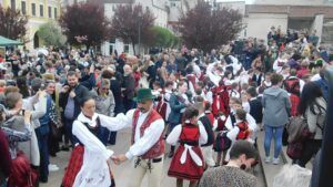 Peste 1.000 de dansatori sâmbătă la Târgu-Mureş