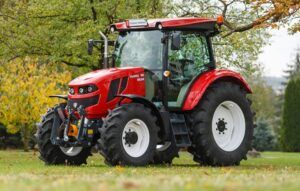 Tractorul agricol românesc TAGRO 102, atracția principală a târgului AGRARIA 2023
