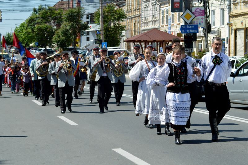 Maifest, la Reghin