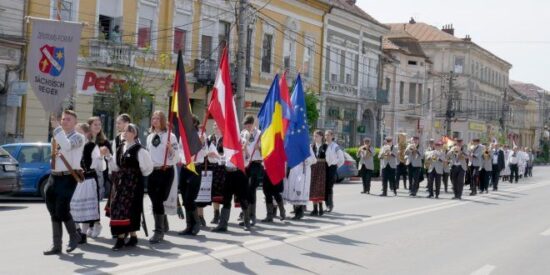 VIDEO, FOTO: Maifest Reghin, sub auspiciile comuniunii și înțelegerii