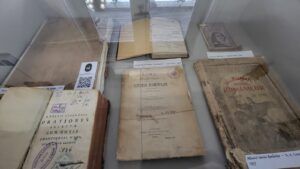 Manuale de secol XVIII-XIX expuse la Prima Şcoală Românească din Târgu-Mureş