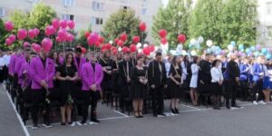 VIDEO, FOTO: Adio anilor de liceu la Colegiul ”Petru Maior”