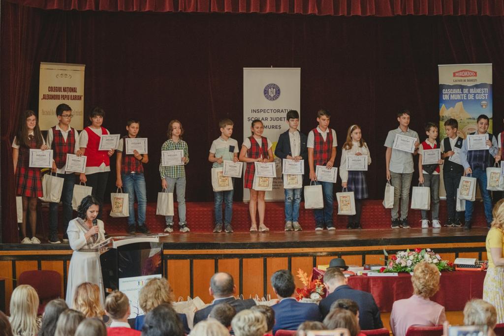 FOTO: Elevi și dascăli mureșeni, premiați la Gala Excelenței în Matematică