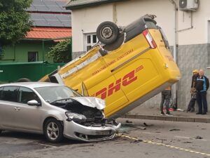 Accident spectaculos pe strada Rodnei