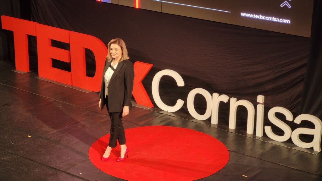 TEDx Cornişa: Cristina Bâtlan despre formele curajului