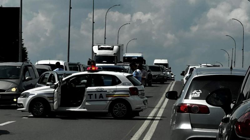 Târgu Mureș: Mașină de Poliție implicată într-un accident pe podul Mureș