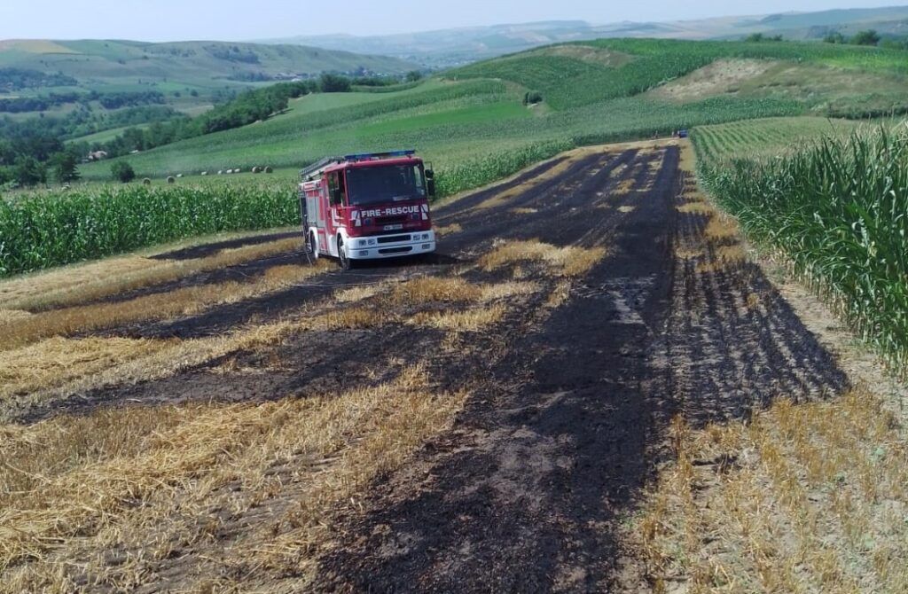 1,4 hectare de miriște incendiate