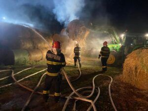 Incendiu la un depozit de plante furajere din Cerghizel