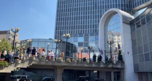LIVE: Protest cu Trezoreria închisă la ANAF Mureș