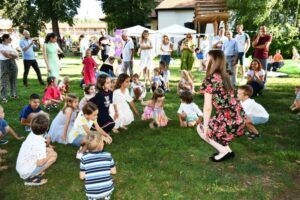 VIDEO-FOTO: Serbare specială la Școala Primară Montessori Târgu Mureș