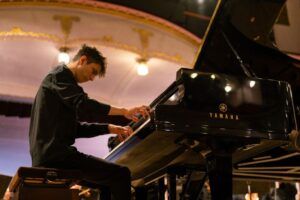 INTERVIU cu pianistul Leonard Buta, etalon al tinerilor artiști târgumureșeni