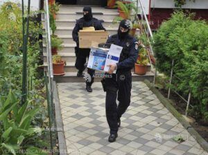 Mureș: Percheziții într-un dosar de fraudă informatică