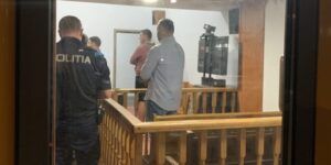 Acuzaţii din Dosarul Azilului din Bărdeşti rămân în arest