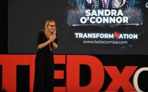 Despre ”leaders” și ”autonomie”, cu Sandra O’ Connor la TEDxCornișa Youth