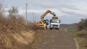 FOTO: Pregătiri pentru modernizarea Drumului Comunal 124 Vidrasău – Șăușa