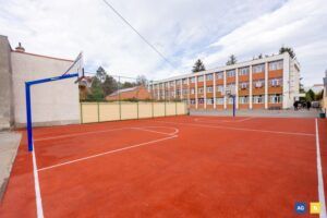 “Curtea școlii – locul perfect pentru joacă”, la Gimnaziul ”Dacia”