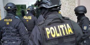 Peste 10 mandate de percheziție domiciliară, într-un caz de evaziune fiscală, puse în aplicare de polițiștii mureșeni