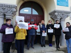 Continuă protestele la Târgu Mureș.  Angajații AJPIS, AJOFM și ITM Mureș își cer drepturile