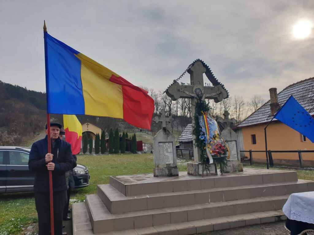 Veșnicia s-a născut la sat, alături de eroii care au săvârșit Unirea. La mulți ani, România!