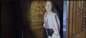 VIDEO. Colindă cu Anastasia Toma, Gimnaziul Europa,  prof. de canto Eliza Bucur
