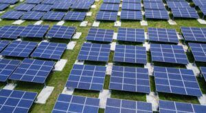 Un nou parc fotovoltaic, alcătuit din peste 5.200 de panouri, prinde contur în județul Mureș