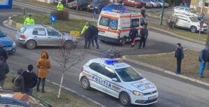 Biciclist accidentat într-un sens giratoriu din Târgu Mureș