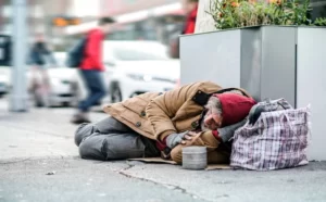 Cum poți ajuta oamenii fără adăpost pe timp de ger