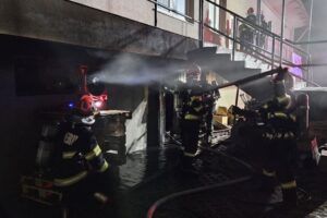 Incendiu la un depozit de electrocasnice din Ungheni