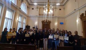 ”Drepturile și obligațiile în viața de zi cu zi”, concurs de eseuri organizat de Curtea de Apel Târgu Mureș