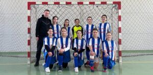 Și fetele știu să joace fotbal: performanță frumoasă a echipei Școlii Gimnaziale Sâncraiu de Mureș