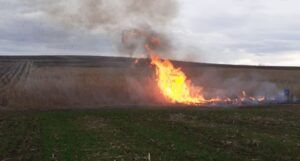 Incendii de vegetație uscată în 14 localități mureșene
