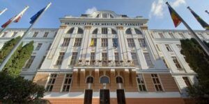 Justiția a decis: Inspectoratul Școlar Județean Mureș obligat să recunoască Liceul UMFST!