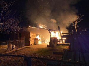 Incendiu violent la o locuință din Lechința