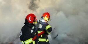 Incendiu la o rulotă de tip fast food, pe DN 13A, în județul Mureș