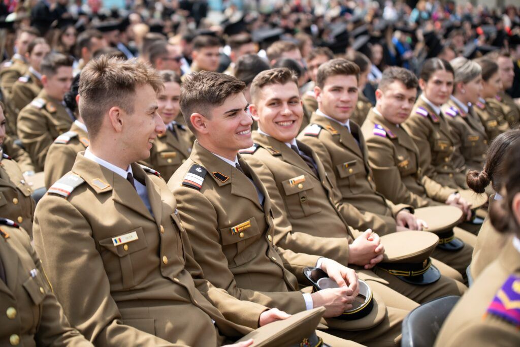 Admiterea în instituțiile de învățământ superior militar. Cele mai puține locuri sunt la Academia Navală