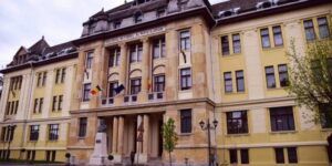Târgu Mureș: Bătăușul de la ”Papiu”, interdicție de intrare în școală