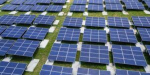Parc fotovoltaic construit în județul Mureș, pe un teren de 41,9 de hectare