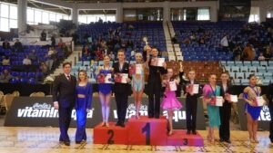 FOTO: Tinerii mureșeni propulsează județul Mureș în topul campionilor la dans sportiv