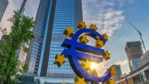BCE a decis să păstreze dobânda de referință la un nivel record