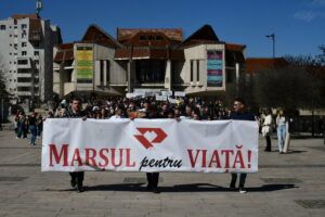 FOTO: Mesaje emoționante la cea de-a XIII-a ediție a „Marșului pentru Viață” de la Târgu Mureș